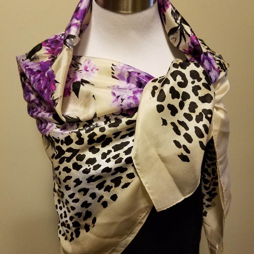 GORGEOUS LILAC AND LEOPARD SILK SCARF